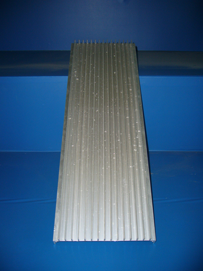 �����L��